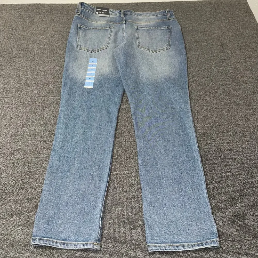 NWT Mossimo Mid-Rise Boyfriend‎ Jeans Women's Size 14 Regular Medium Wash Casual